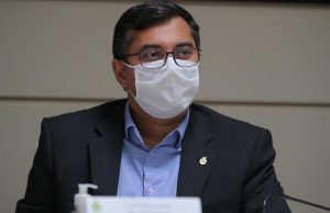 Governador estende restrições, obriga uso de máscara e multa a quem descumprir decretoO novo decreto, que será assinado por Wilson Lima, estabelece uso obrigatório de máscara e penalidades, como multa diária de R$ 50 mil para pessoas jurídicas