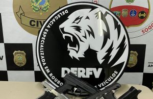 Operação “Kerioth” prende dupla integrante de facção criminosaCom a dupla foram apreendidas armas de fogo, munições, entorpecente, além de três veículos possivelmente com restrições de roubos ou furtos