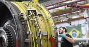 Economia brasileira recua 1,5% no primeiro trimestreResultado foi afetado pelo novo coronavírus e isolamento social