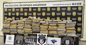 Homem é preso com 85 quilos de drogas em embarcação vinda de TeféApós a prisão do infrator, ele informou que iria receber a quantia de R$ 20 mil para trazer a substância ilícita para Manaus