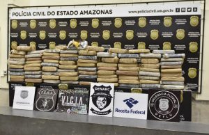 Homem é preso com 85 quilos de drogas em embarcação vinda de TeféApós a prisão do infrator, ele informou que iria receber a quantia de R$ 20 mil para trazer a substância ilícita para Manaus