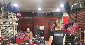 Operação fiscaliza estabelecimentos comerciais na Zona Oeste de ManausO Decreto nº 42.247 do Governo do Estado prorrogou até 13 de maio a suspensão do funcionamento de todos os estabelecimentos comerciais e de serviços não essenciais e destinados à recreação e lazer