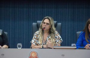 Estabelecimentos comerciais serão obrigados a fornecer álcool em gel para clientesO projeto de Lei 084/2020, de autoria da vereadora Mirtes Sales, que dispõe sobre a obrigatoriedade