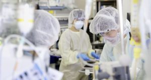 Japão começa a fornecer antiviral recém-aprovado para tratar covid-19Uso do remdesivir foi aprovado em tempo recorde