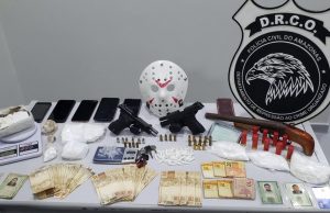 Em Manaus, integrantes de facção criminosa são presos com armas, munições e drogas