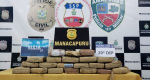 Dois homens são presos em flagrante com 30 quilos de drogas em ManacapuruSegundo o delegado Rodrigo Torres, as equipes receberam denúncia informando que dois tripulantes de uma embarcação, que vinha de Japurá