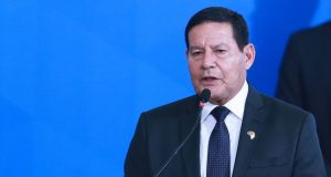Teste do vice-presidente para covid-19 dá negativoMourão fez o exame após servidor próximo ter tido resultado positivo