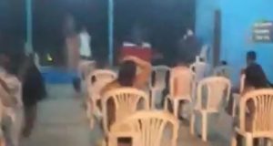 Polícia encerra culto evangélico em ItacoatiaraÉ proibido rezar