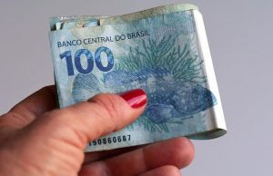 Nascidos em fevereiro podem sacar auxílio emergencial do 3º loteRecursos são transferidos automaticamente para as contas indicadas