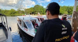 40 aventureiros são barrados a caminho da Praia da LuaDelegacia Fluvial recebeu denúncia de que flutuantes estão a todo vapor