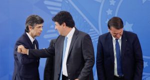 “Oremos. Força SUS”, diz ex-ministro Mandetta após demissão de Teichma entrevista coletiva será realizada ainda na tarde de hoje