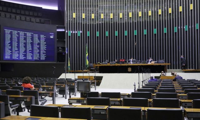 ordem_do_dia_para_votacao_de_propostas_legislativas._presidente_da_camara_dos_deputados_dep._rodrigo_maia_dem_-_rj_2804200160