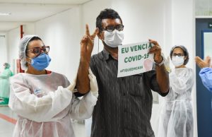 Hospital de campanha comemora mais de 20 altas em dois diasMais de 250 pacientes já retornaram as suas casas, após receberem alta do hospital de campanha municipal Gilberto Novaes, na zona Norte