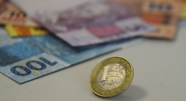 Arrecadação cai 28,9% em abril e fica em R$101,1 bilhões