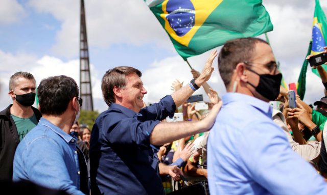 2020-05-24t164955z_803259089_rc24vg9n3q96_rtrmadp_3_health-coronavirus-brazil-protests