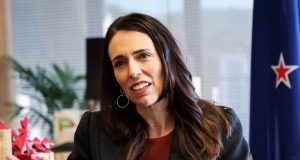 Nova Zelândia diz que erradicou coronavírus e suspende restriçõesAnúncio foi feito pela premiê Jacinda Ardern