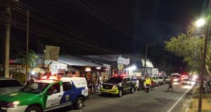 Em Manaus, casa de forró é fechada com mais de 500 pessoasAlém da casa de show, as equipes fecharam bares que estavam em funcionamento na feira do Santo Antônio, onde também havia superlotação