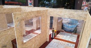 Novo normal: Cachaçaria do Dedé cria cabine para separar clientesSinais da pandemia
