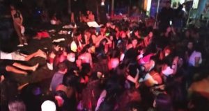 Festa clandestina com mais de mil pessoas é encerrada pela PM no ramal do BrasileirinhoDurante a ação, uma arma de fogo foi apreendida e a proprietária do local foi levada ao 14º Distrito Integrado de Polícia
