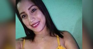 Em Iranduba, dona de casa baleada estava jurada de morte, diz políciaRayssa foi alvejada por arma de fogo por dois homens que estavam numa motocicleta