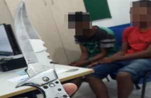 Em Iranduba, taxista pula do carro para não ser morto por adolescentesPânico no carro