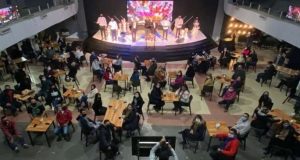 Pastor transforma igreja em bar em protesto contra fechamento de templosAssim, pode?