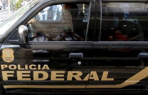 PF faz operação contra fraudes em licitação de fundo de saúde no RJAs dispensas de licitação envolveram contratos de R$ 4,7 milhões