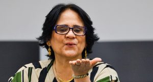 Cadê as 320 mil cestas básicas do índios, ministra Damares?Anunciou e não cumpriu
