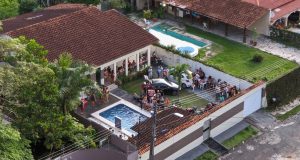 Infringindo a lei e sem medo do Coronavírus festa clandestina é interrompida pela PM em ManausEventos com aglomeração seguem proibidos em todo o Amazonas