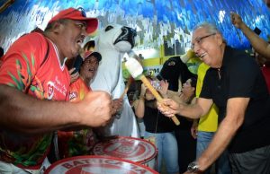 Mais candidato que nunca, Amazonino diz estar com saudade do BoiGarantido ou Caprichoso?