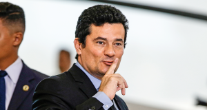 Sérgio Moro pode ter salário de R$ 31 mil canceladoAinda recebe do Governo
