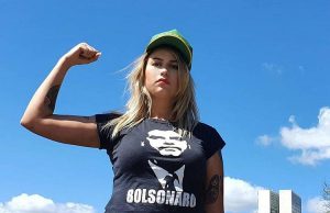 Antes de sair da jaula, Sara Winter ganha acessório básico no tornozeloAcessório básico