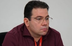 Wilker afirma que vai atrás dos responsáveis por sobrepeço dos respiradoresNa cola do governador Wilson Lima