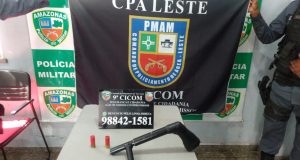 Homem é detido após realizar disparos na rua com arma caseira no São JoséAo ser indagado, o homem informou que guardava uma espingarda em sua residência e levou a guarnição até o local