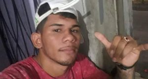 Na Compensa, detento leva tiro no peito e agoniza na rua até a morteSurpreendido por atiradores
