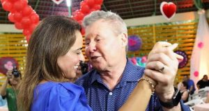 Arthur vai ter alta e já comemora cura da primeira-damaXô, covid