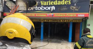 Sinistro destrói fábrica de colchão na avenida Grande CircularNão houve vítimas
