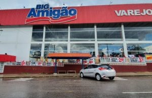 Financiador: Polícia Federal prende temporariamente dono do Big AmigãoEle está preso desde ontem, apontado pelo dono da loja de vinhos, o empresário Fábio Passos, que diz ter pego com o empresário o dinheiro usado para a compra dos aparelhos