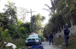Com cortes no pescoço, pés amarrados e enrolado em saco plástico, corpo é encontrado na ZLA polícia pede para familiares que tenham entes dersaparecidos que procurem o IML para fazer o reconhecimento