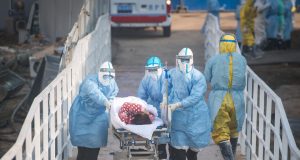 Hospital das Clínicas anuncia suspeitas de reinfecção por coronavírusPreocupação