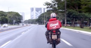 Entregadores de apps fazem greve nacional nesta quarta-feiraEles querem aumento das taxas mínimas recebidas por cada corrida