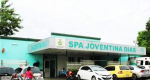 Mulher morre em hospital após ser baleada dentro de veículo em IrandubaNinguém da família quis comentar sofre o ocorrido