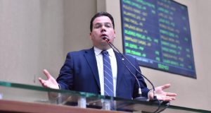 Wilker Barreto pede exoneração de Daniela Assayag e Simone PapaizDeputado afirma que as duas não têm mais moral