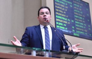 Wilker Barreto pede exoneração de Daniela Assayag e Simone PapaizDeputado afirma que as duas não têm mais moral