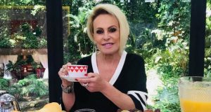 Fumante a vida toda e reincidente no câncer, Ana Maria é afastada com pneumoniaSaúde debilitada