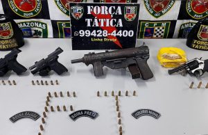 No bairro de Flores, homem é preso com armamento de guerra na mochilaAs armas estavam escondidas em uma mochila