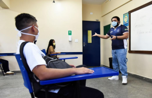 Juíza dá razão ao Governo e autoriza volta às aulas em ManausSeg8unda-feira, sem falta