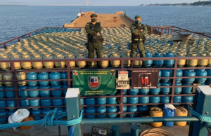 BOMBA RELÓGIO: Polícia intercepta 6.900 botijas sob a Ponte Rio NegroPerigo nas águas