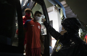 12 jogadores do Imperatriz, rival do Manaus na Série C, testam positivo para CovidPerigo em campo