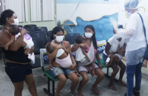 Quatro crianças indígenas são internadas e 15 têm sintomas de Covid em aldeia no AM